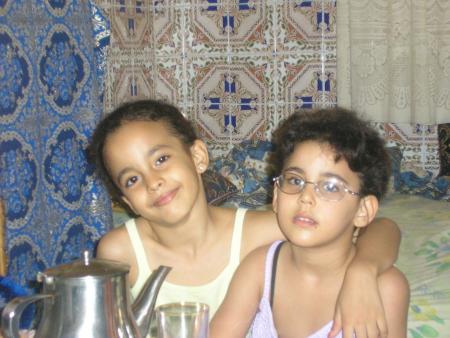 ikram+kawthar mes deux filles